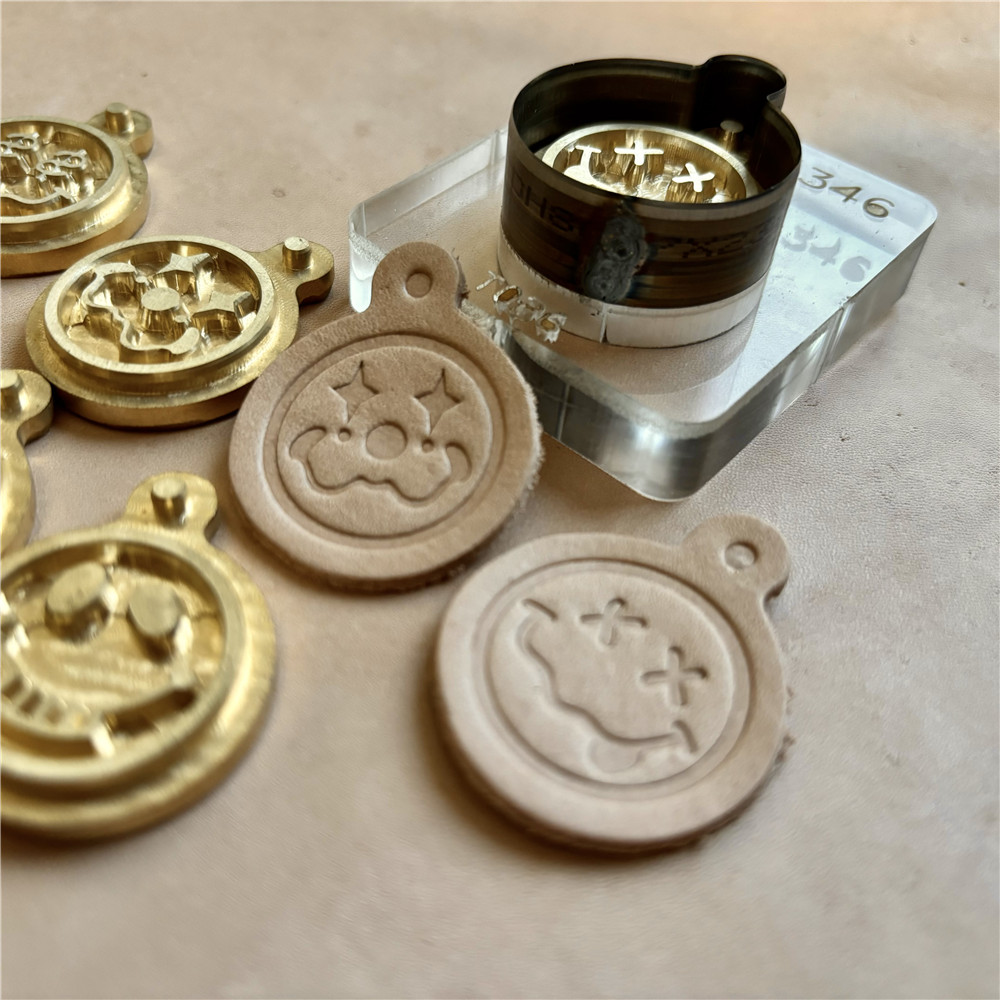 Wisiorek na zamówienie uśmiech – Leather Stamp Set recenzja i cena